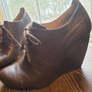 Nine West brown lace up oxford wedges 7.5